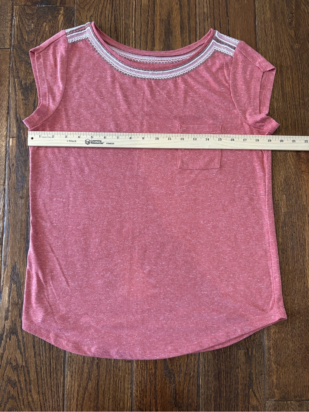 LOFT Outlet Coral Heathered Tee | Embroidered Neckline Pocket Top | M - Picture 7 of 11